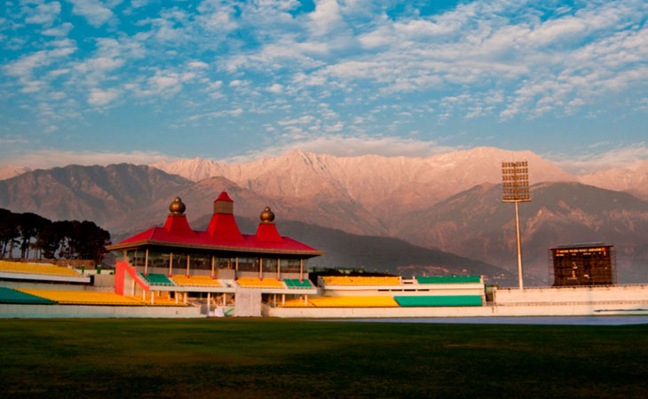 Amritsar to Dharamshala Taxi Service