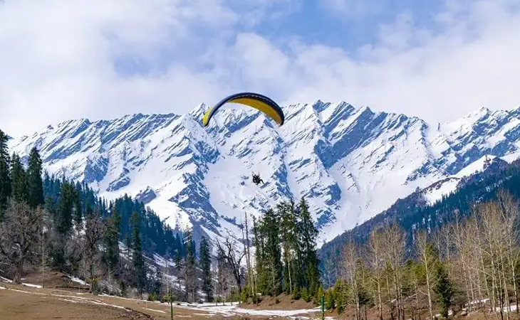 Amritsar to Manali Taxi Service